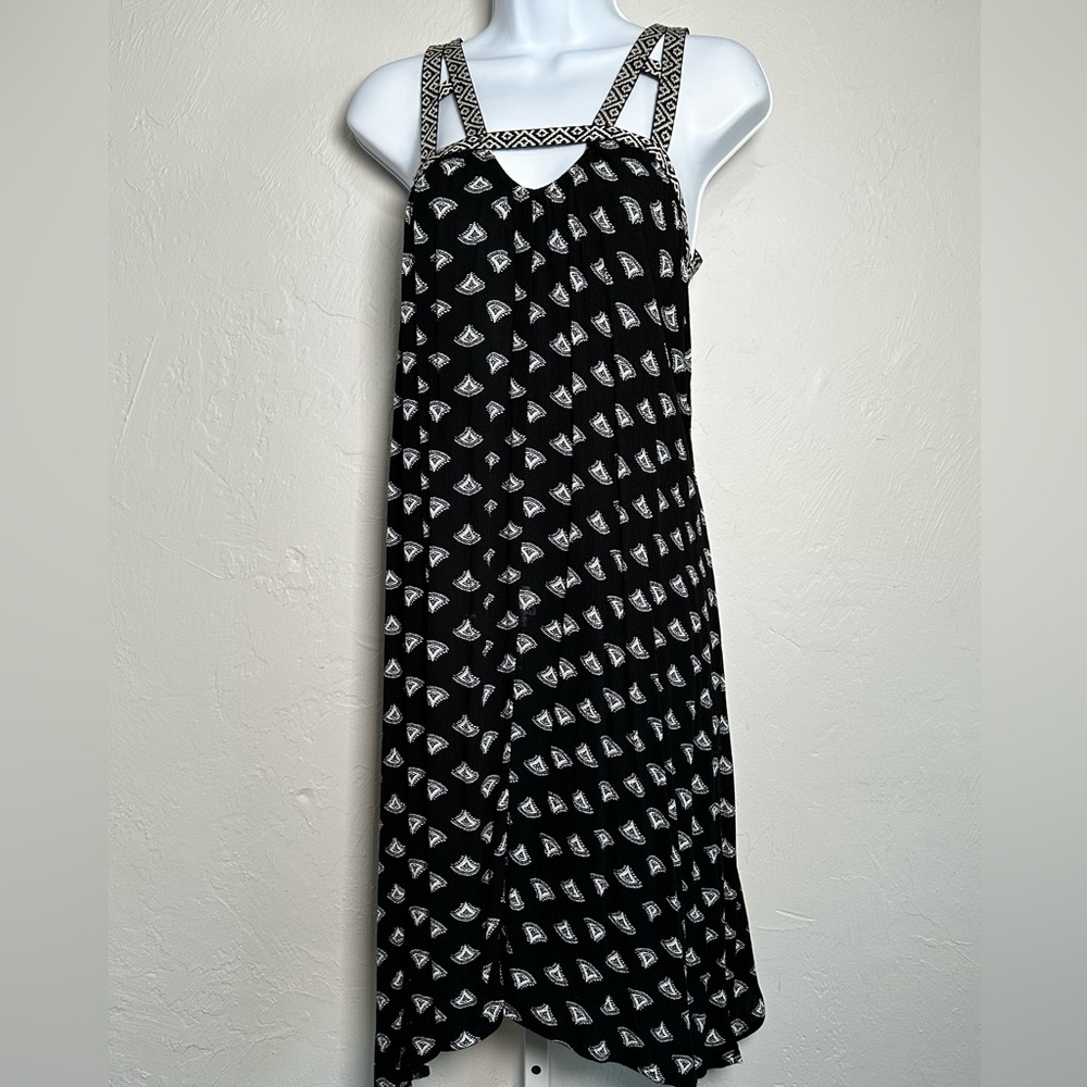 PINK ROSE • Linen B&W dress